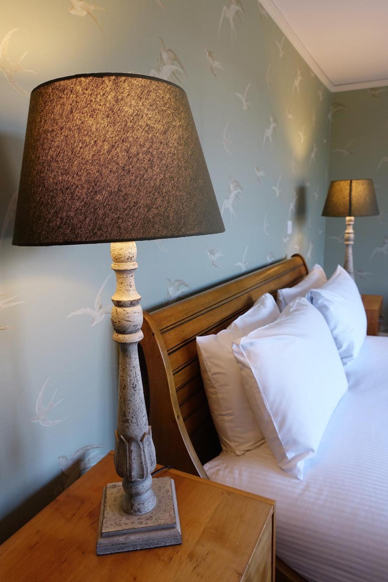 One Holyrood Hotel & Cafe Newport  Værelse billede